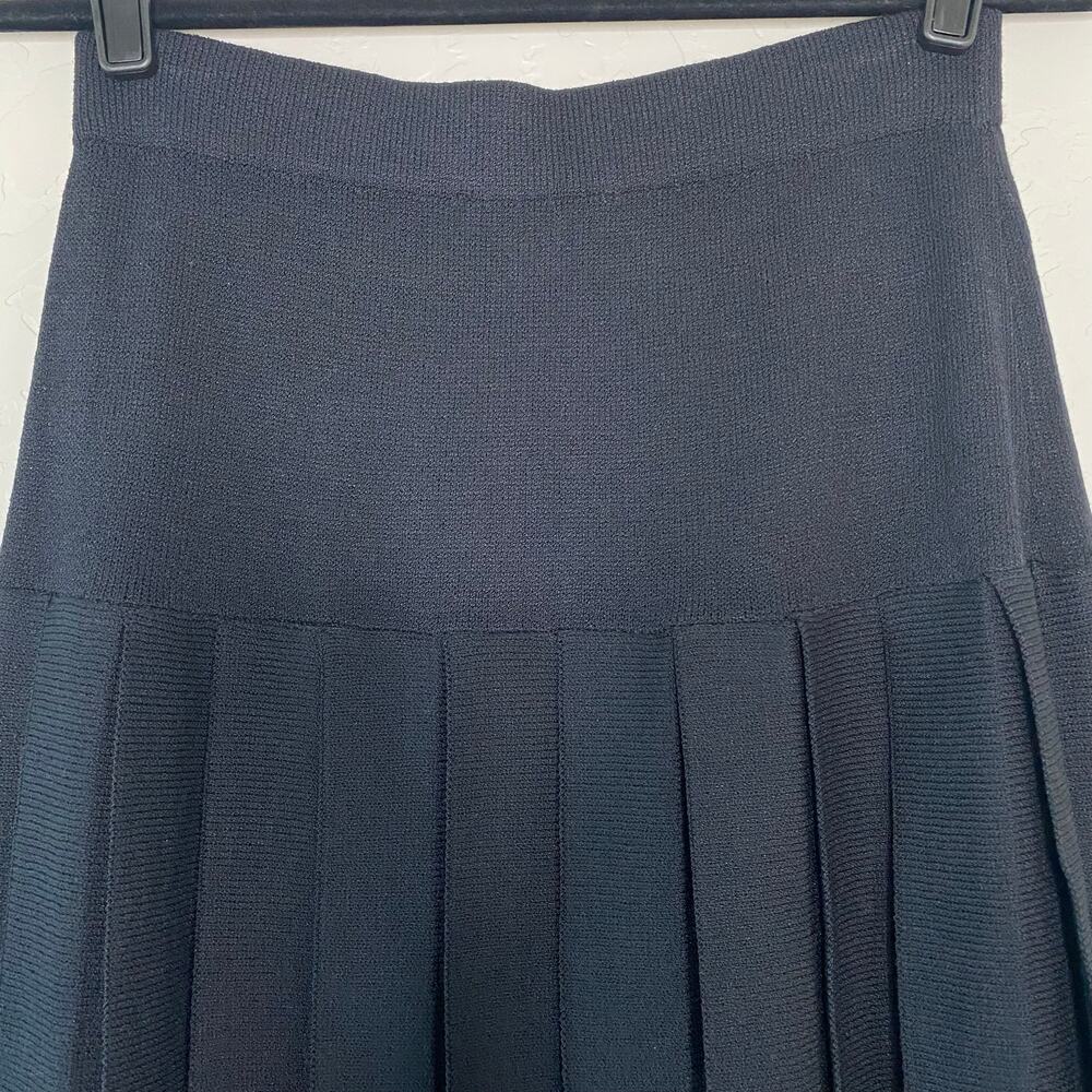 St. John Black Santana Knit Pleated Dark Academia Skirt 10 - Picture 6 of 9